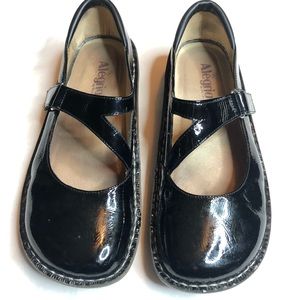 Alegría Day 101 black patent leather Mary Jane shoes